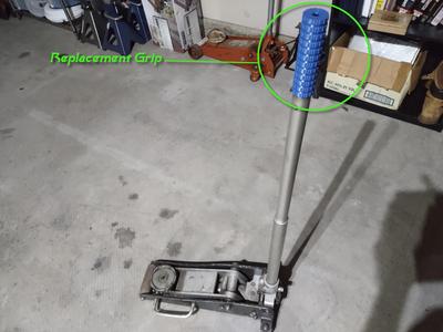 Replacement Grip for Old Aluminum 1.5 Ton Hydraulic Jack.