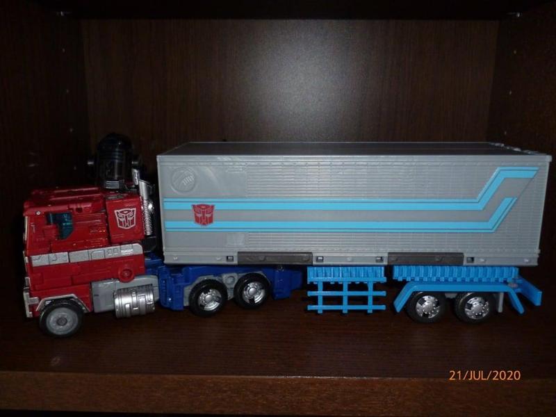 Earthrise Optimus Prime trailer Upgrade
