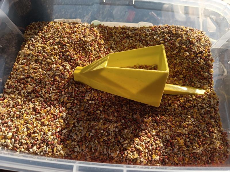 Funnel Scoop for Bird Feeder