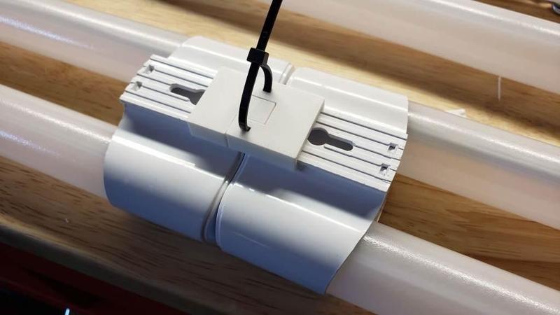 LED Shop light clips