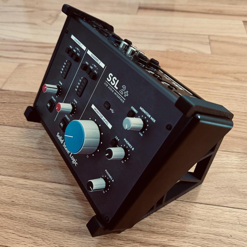 SSL 2+ 45 Degree Stand