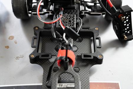 Battery tray holder for yokomo yd2z.