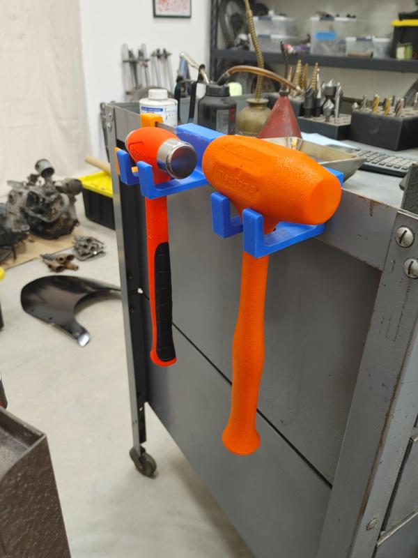 Toolbox hammer hook