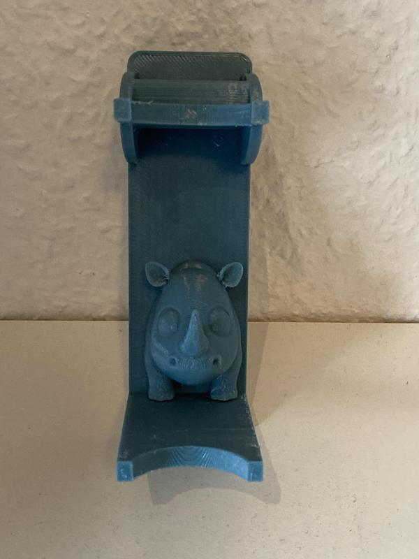 Pipette holder with rhino