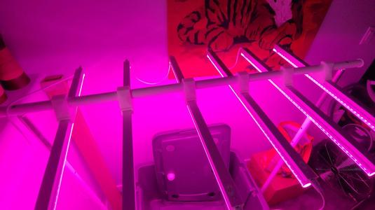 T5 LED Grow Light Hanger