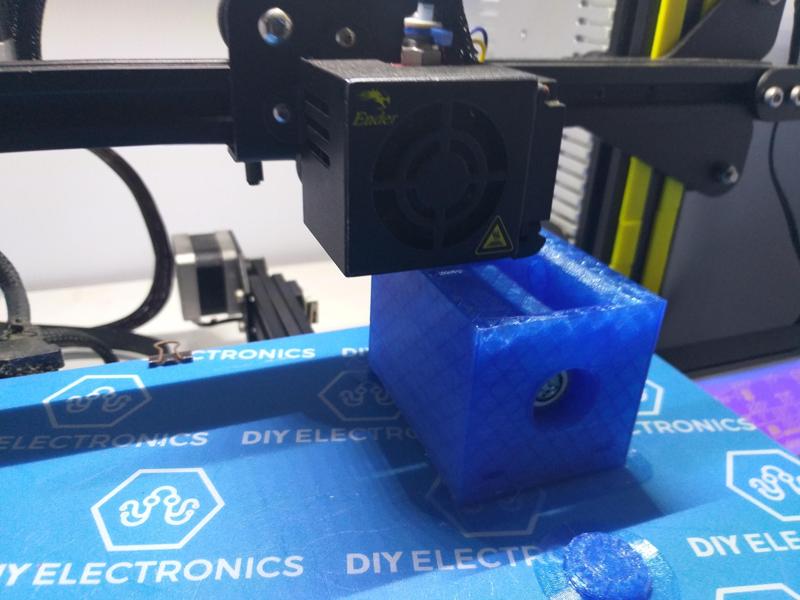 SOLAR RECHARGEABLE SINGLE LED FLASHING LIGHT