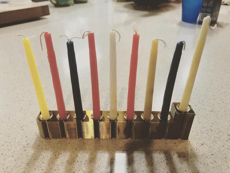 Vase Mode Menorah