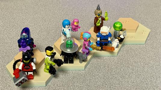 Lego 12 Minfigure Hex Stand