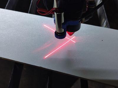 Lasercutter crosshair