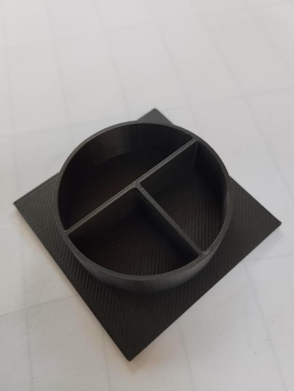 Cache prise (EU) Niko