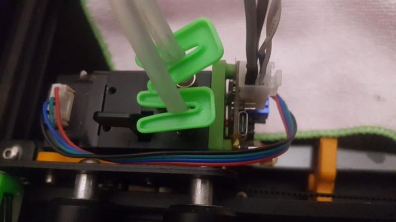 Biqu H2O pipe clamps.