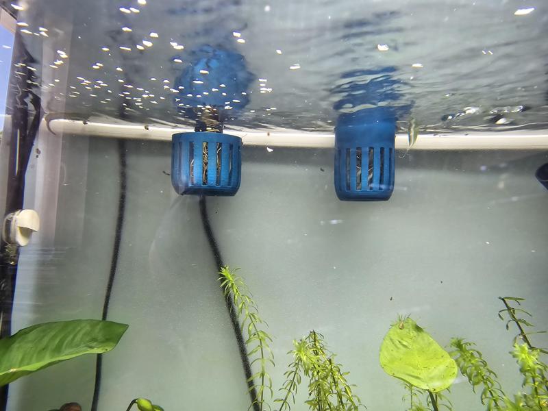 Aquarium planters