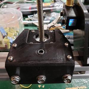 Hypercube Z axis motor mount