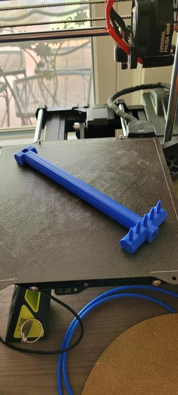 Back scratcher / zen garden rake