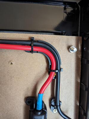 Double 90 degree cable guide (6 mm OD cable) 9 AWG