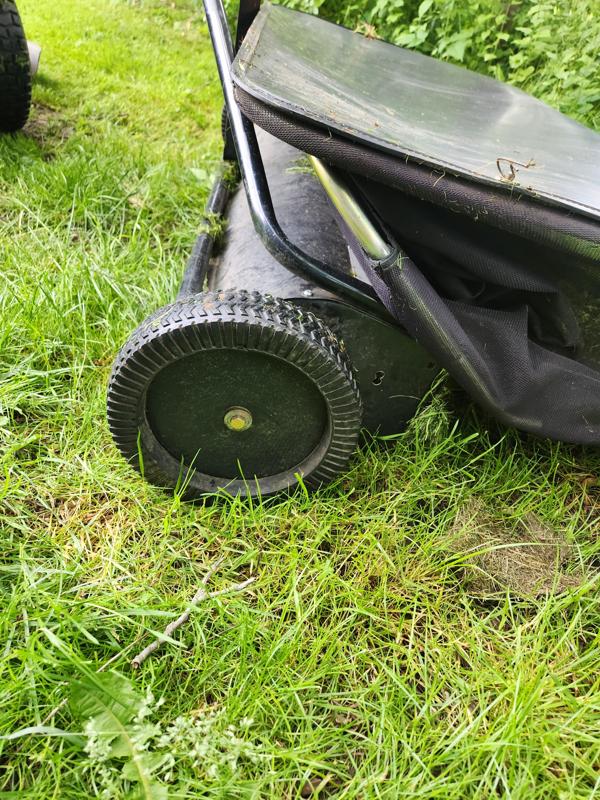 lawn sweeper wheel