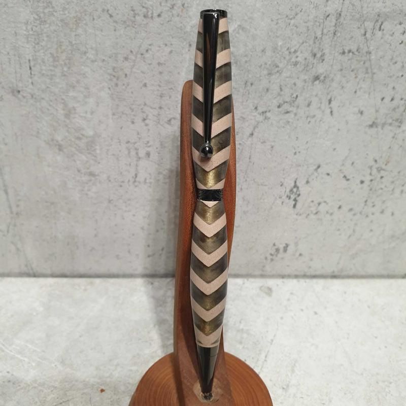 Carrelet for resin pen