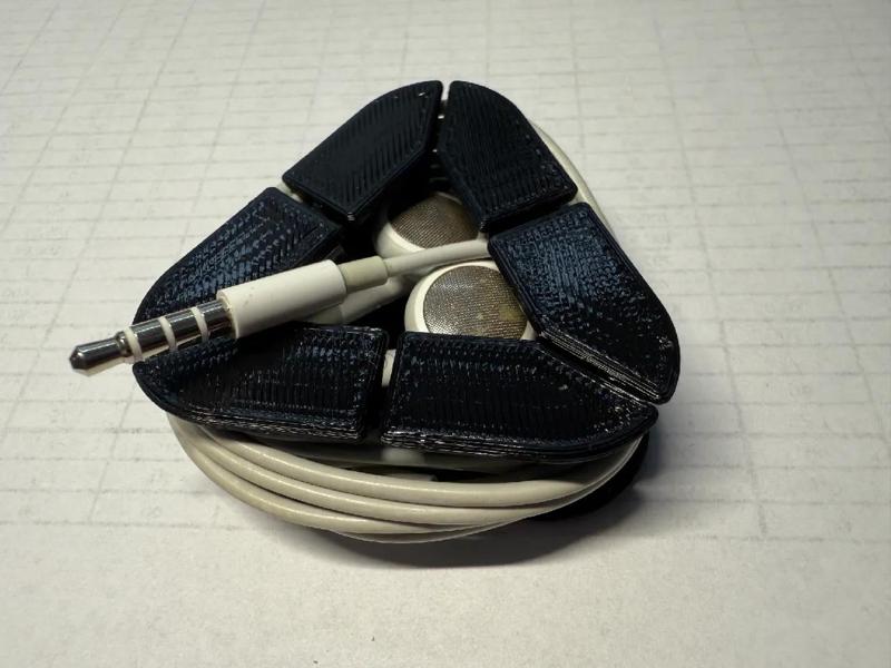 Ear Bud Holder / Ohrhörerbox   