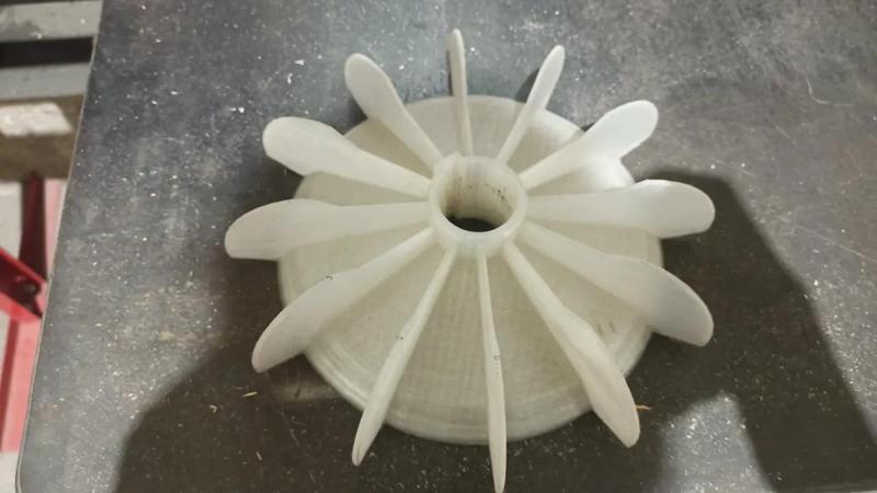 Motor fan / větrák motoru   