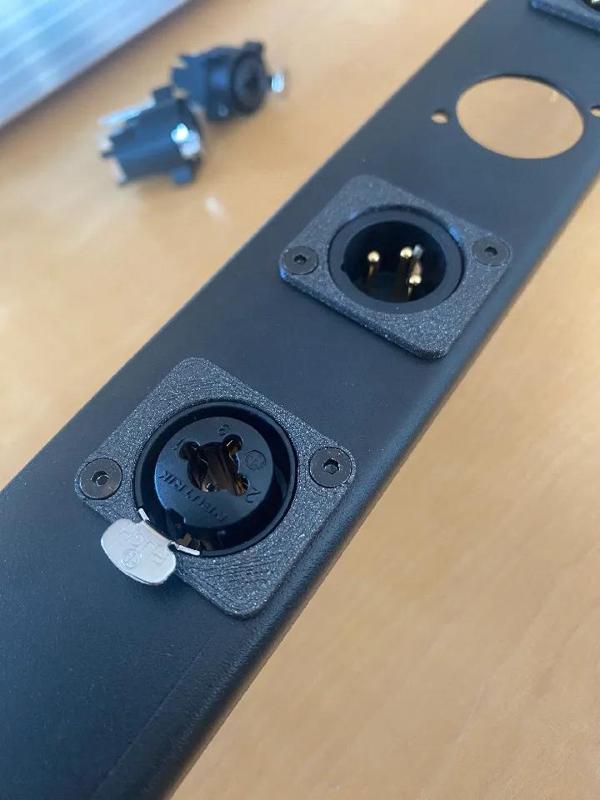 Neutrik Rackblech Adapter - XLR Einbau   