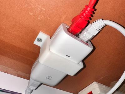 Ubiquiti UniFi PoE Injector Mount - UPOE af