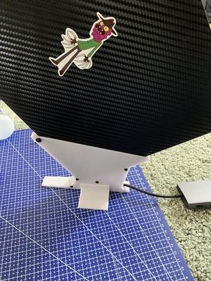 Macbook Pro 15" Vertical (diagnonal) dock with auto-plug
