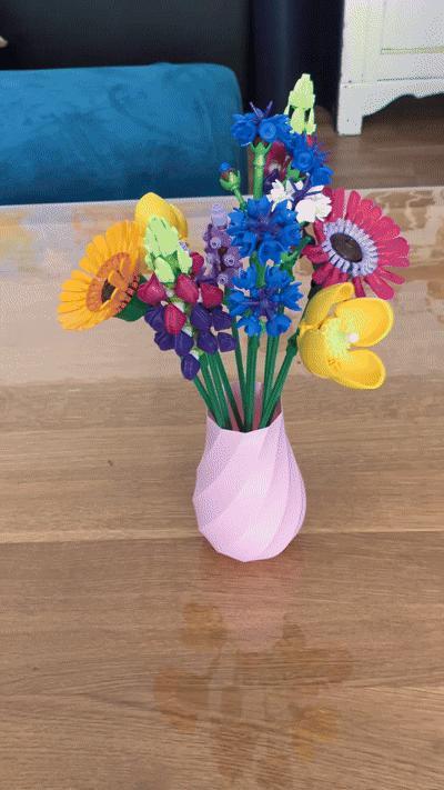 Vase for brics flowers with insert