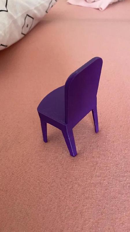 Židle do domečku pro panenky   