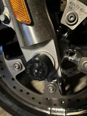 Harley Axel Caps