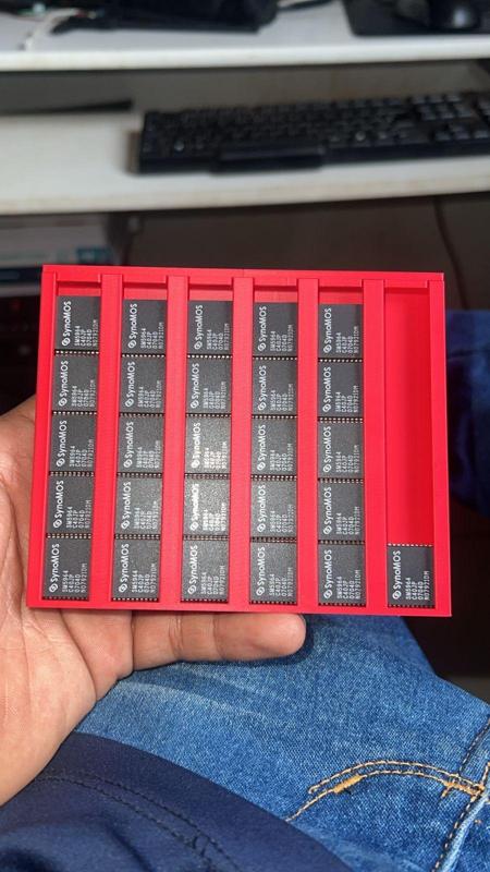 Box for PLCC (Plastic Leaded Chip Carrier) type IC SM5964