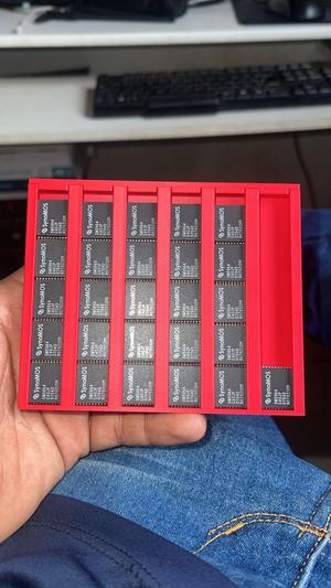 Box for PLCC (Plastic Leaded Chip Carrier) type IC SM5964