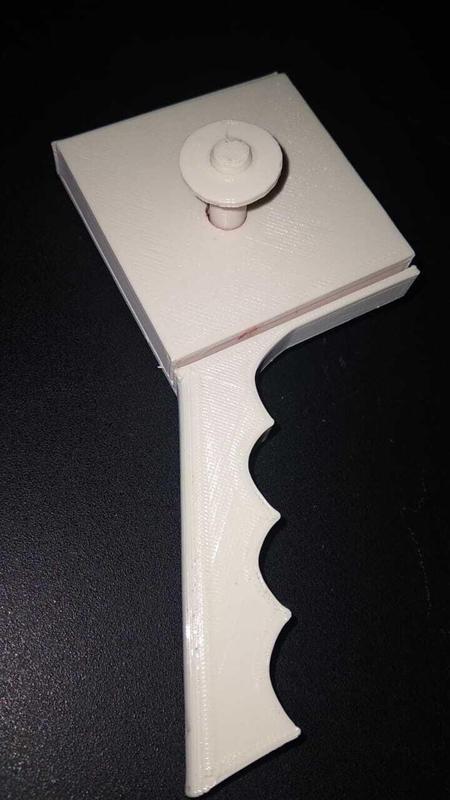 BayBlade style spinning top with rope trigger mechanism