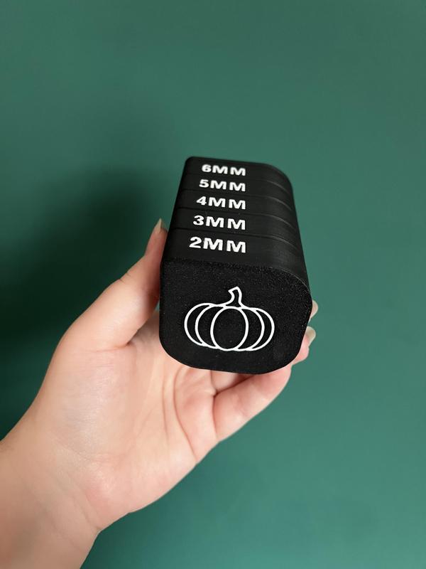 Rhinestone Shaker Size Sorter