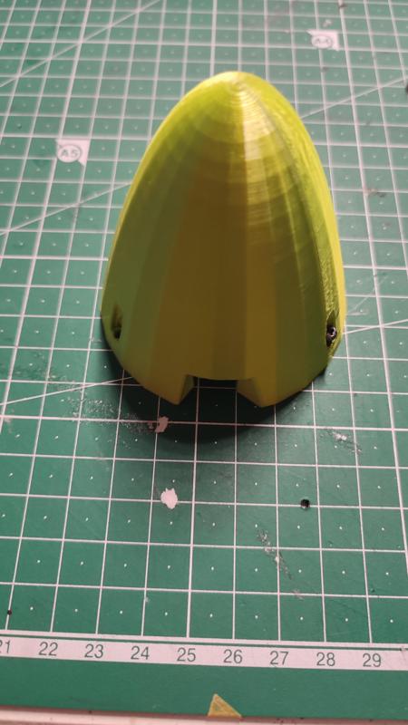 RC Plan spinner with propellor