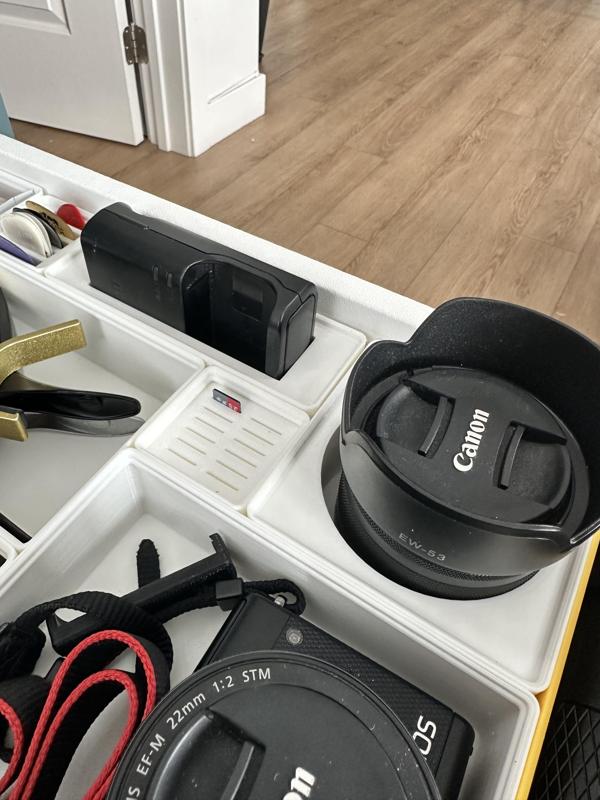 Gridfinity Canon charger holder