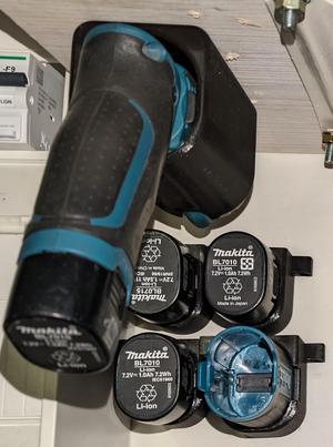 Makita  DF010D