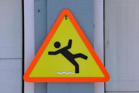 Caution, slippery ground XXL Version/ Attention, sol glissant Version XXL