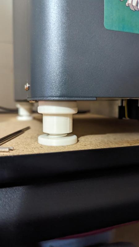 Halot-Mage Adjustable Feet (needs work)