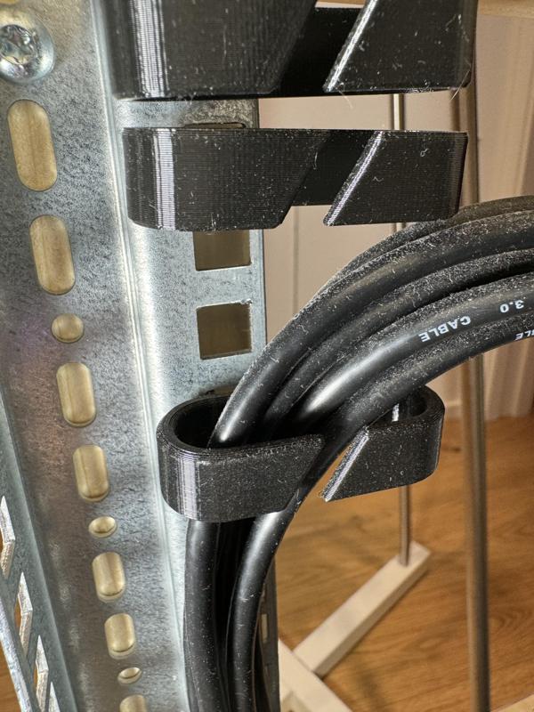 Network rack cable guide