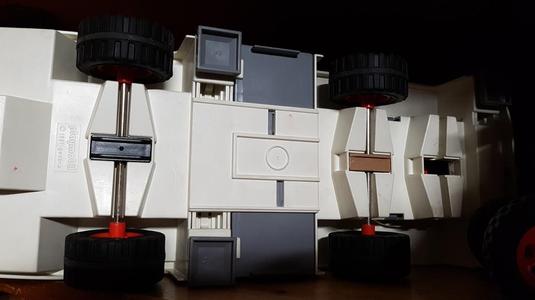 Playmobile car axis clip