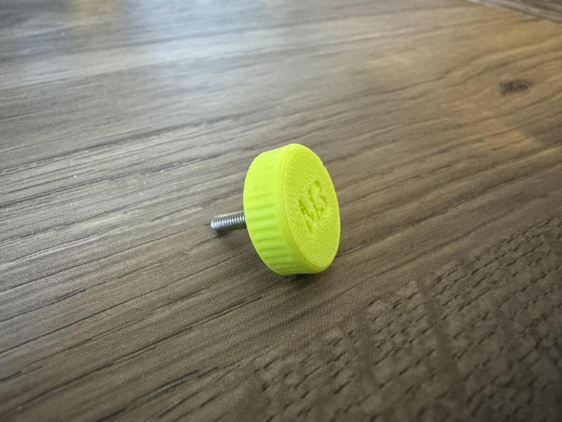 Thumb screw for M3 socket head