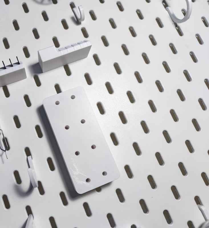 Ikea Skadis Steckerhalter