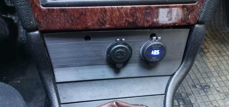 Opel Astra G ashtray replacement with usb/cigaret lighter