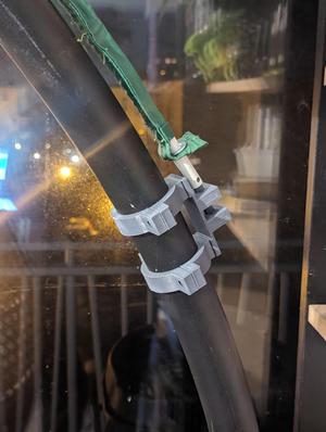 LÖVA parallel holder
