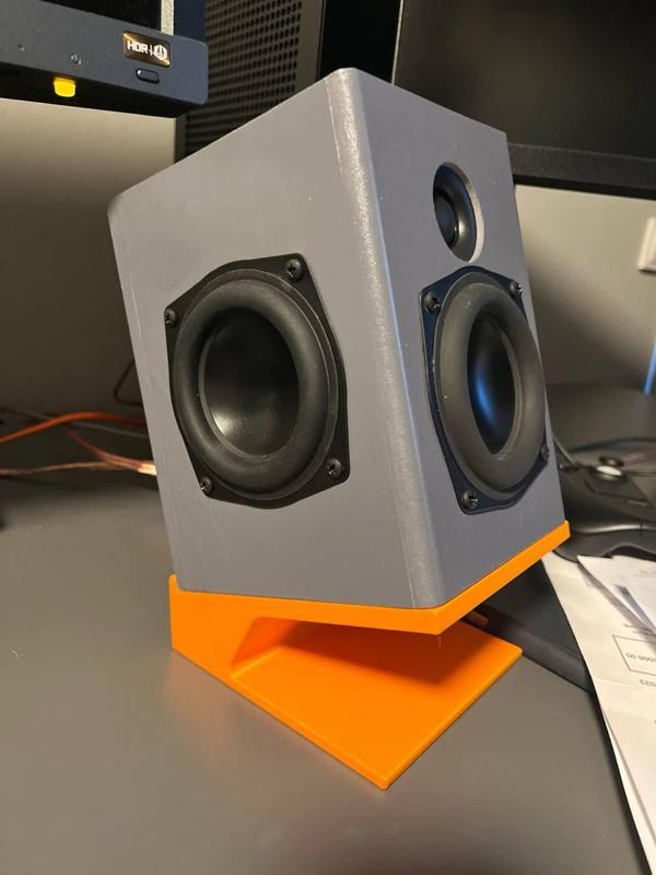 Passive-Aggressive Speakers Stand