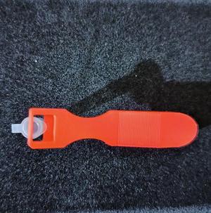Multitool for PCR tubes (PCR tube opener and PCR capping tool)
