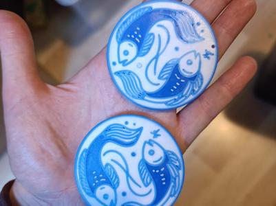 Zodiac sign pisces magnet and keychain 