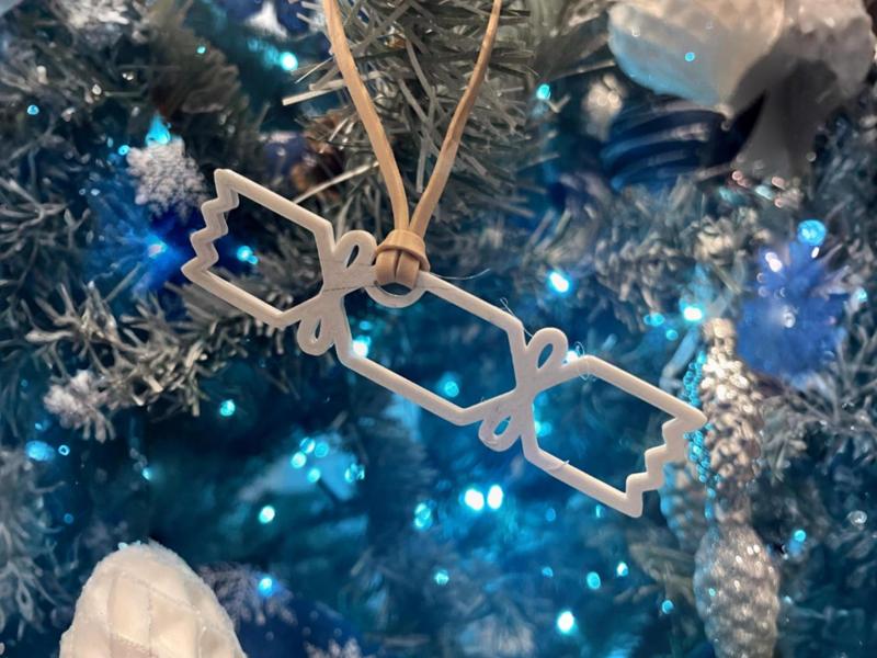 Christmas cracker bauble 