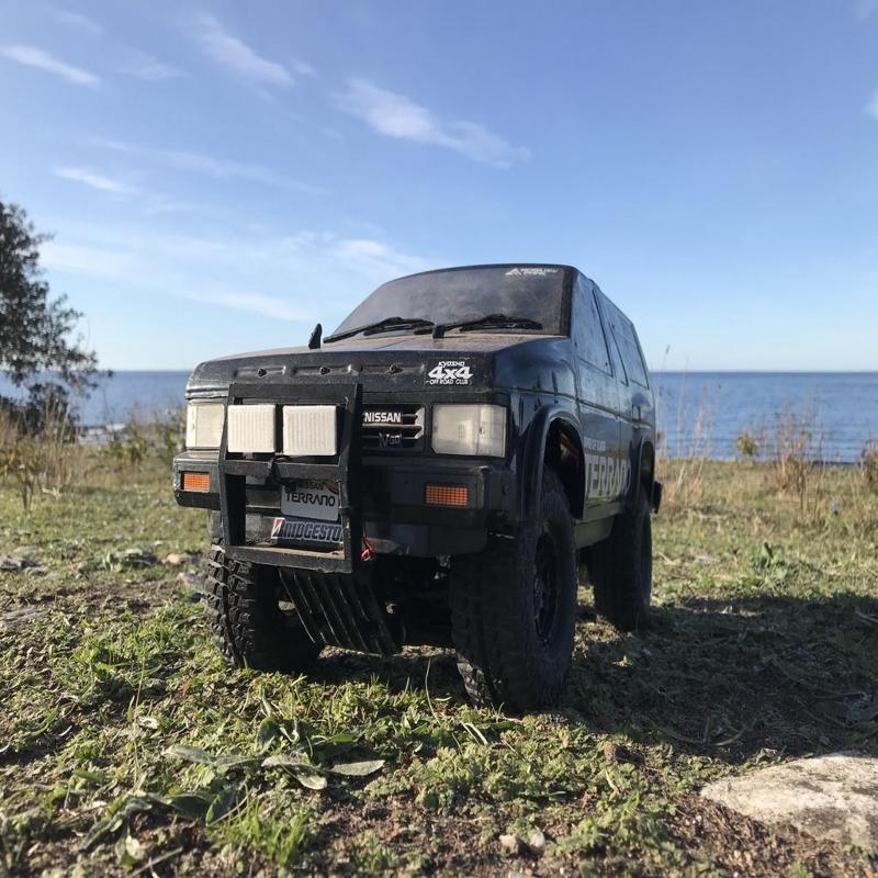 Kyosho 1/9 Terrano/4runner/Pajero Grille guard with extra headlights