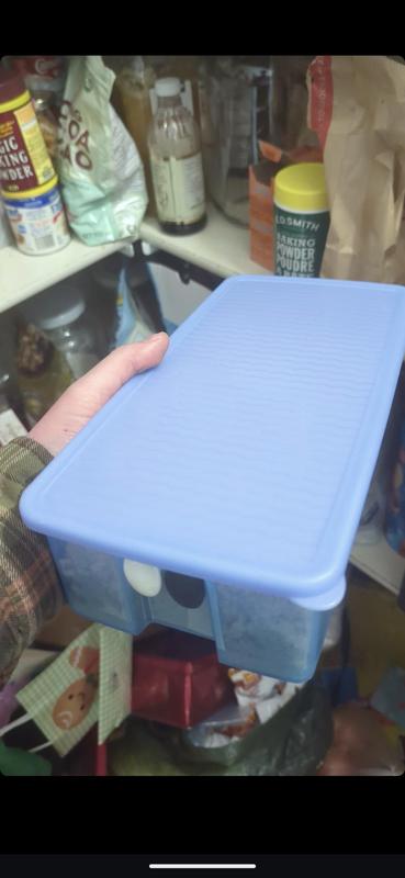 Vent tab compatible with Tupperware container